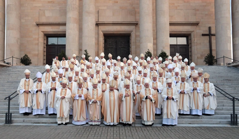 Msza św. dziękczynna z okazji 100-lecia archidiecezji