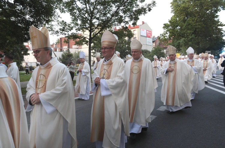 Msza św. dziękczynna z okazji 100-lecia archidiecezji