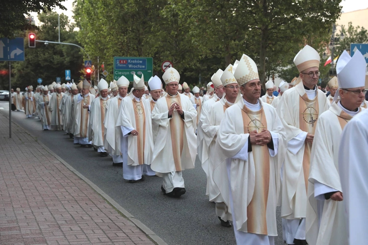 Msza św. dziękczynna z okazji 100-lecia archidiecezji