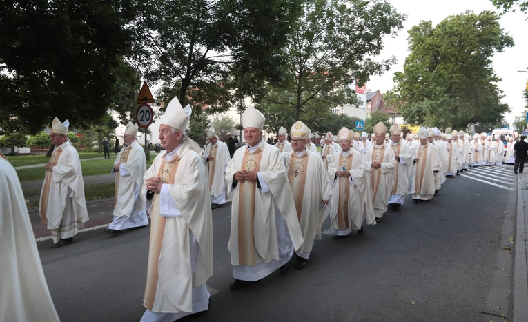 Msza św. dziękczynna z okazji 100-lecia archidiecezji
