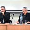 Po wykładach był czas na pytania. Tu ks. Yuriy Shchurko (z lewej) i ks. Rajmund Porada.  