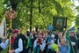  Niektórzy  na wyjście założyli stroje ludowe i specjalnie przygotowane koszulki.