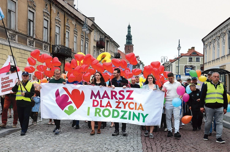 Barwny korowód przeszedł ulicami Radomia.