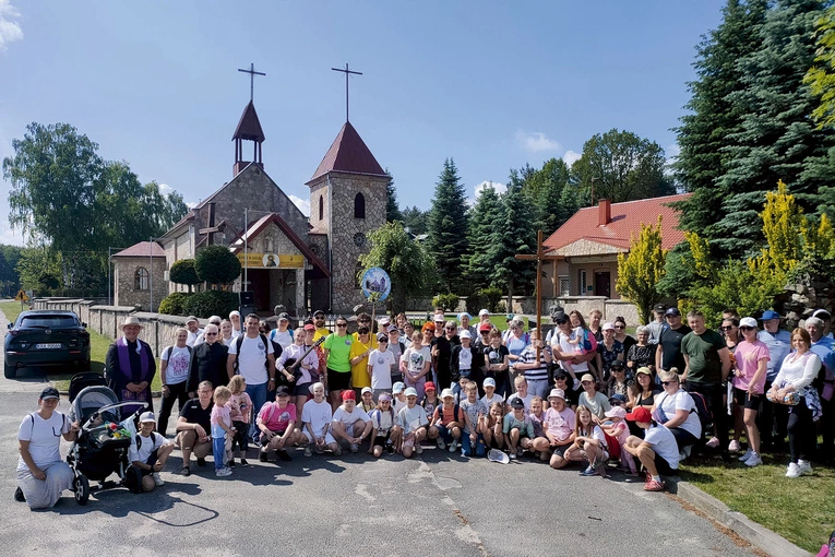 W drogę wyruszyło  90 osób.