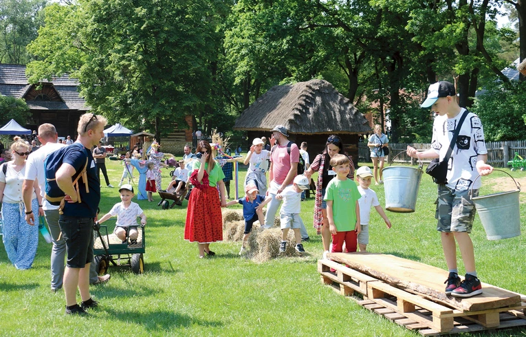  Dużym zainteresowaniem cieszył się wiejski szlak zręcznościowy.