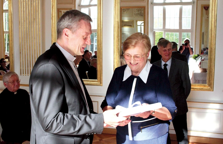  Podziękowania duszpasterzowi DPA składa prof. Krystyna Czaja.