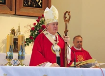 Abp Kupny podziękował ojcom jezuitom, którzy przy al. Pracy są strażnikami kultu maryjnego.