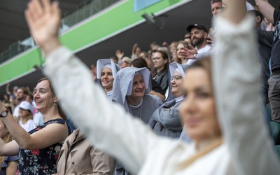 Uwaga: zmiana godziny dziękczynienia za rekolekcje Jezus na Stadionie Legii
