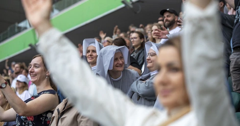 Uwaga: zmiana godziny dziękczynienia za rekolekcje Jezus na Stadionie Legii