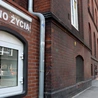 Kolejne dziecko w oknie życia we Wrocławiu! "Leżało przy nim mleko w butelce"