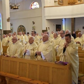 Gdzie dwóch lub trzech