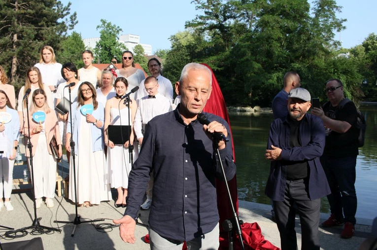 Odsłonięcie rzeźby Ewy Demarczyk nad Stawkiem Zamkowym