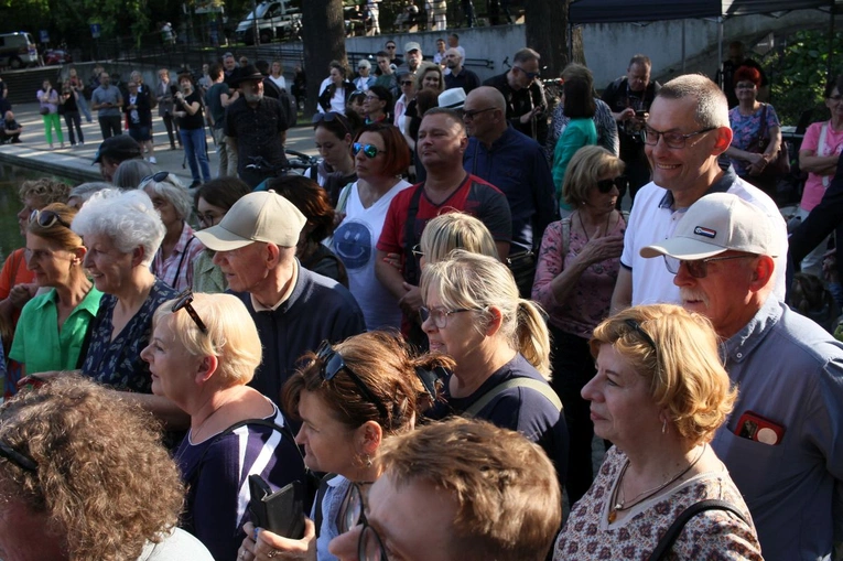 Odsłonięcie rzeźby Ewy Demarczyk nad Stawkiem Zamkowym