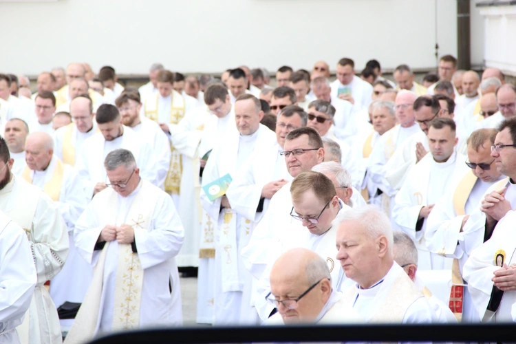 Pielgrzymka tarnowskich kapłanów do Tuchowa