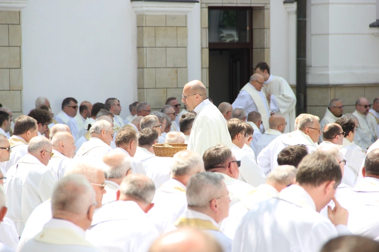 Pielgrzymka tarnowskich kapłanów do Tuchowa