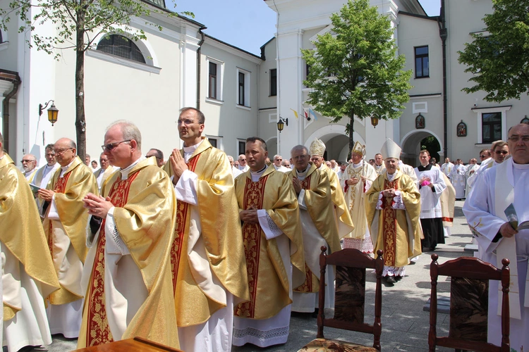 Pielgrzymka tarnowskich kapłanów do Tuchowa