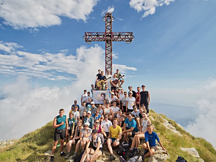 Na wyprawach nie brakuje czasu na modlitwę i Eucharystię, która choć bywa odprawiana w plenerze, zawsze jest dobrze przygotowana