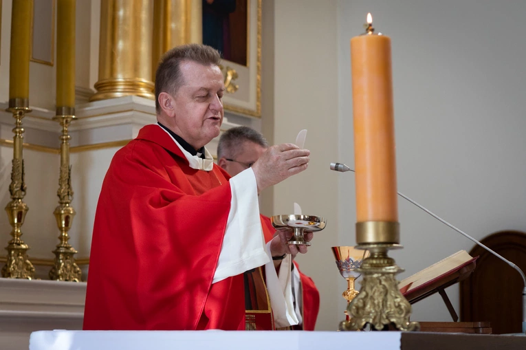 Kurs dla kandydatów na nadzwyczajnych szafarzy Komunii św.