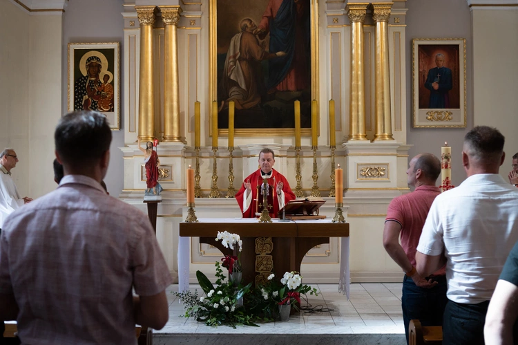 Kurs dla kandydatów na nadzwyczajnych szafarzy Komunii św.