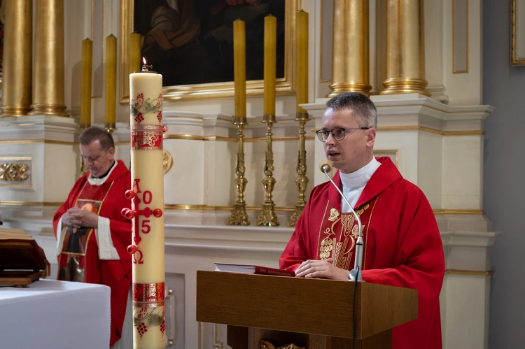 Kurs dla kandydatów na nadzwyczajnych szafarzy Komunii św.