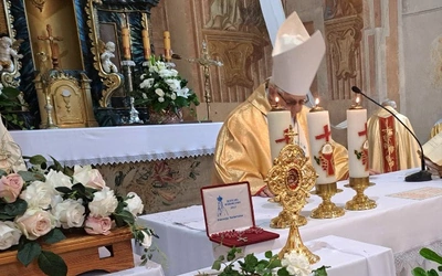 Wprowadzenie relikwii św. Antoniego do kościoła w Nowym Kazanowie