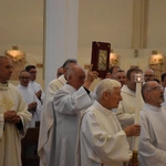 Promocja nowych nadzwyczajnych szafarzy Komunii Świętej 