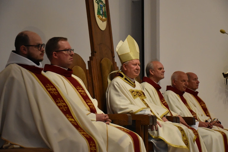 Promocja nowych nadzwyczajnych szafarzy Komunii Świętej 