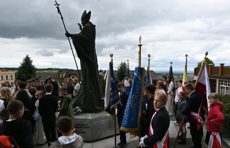 Pielgrzymka szkół im. Jana Pawła II