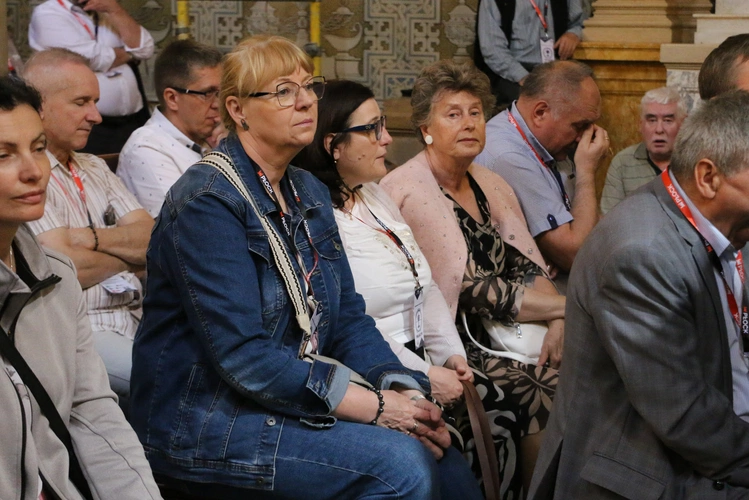 Płock. XII Ogólnopolska Pielgrzymka Nadzwyczajnych Szafarzy Komunii Świętej - cz.I