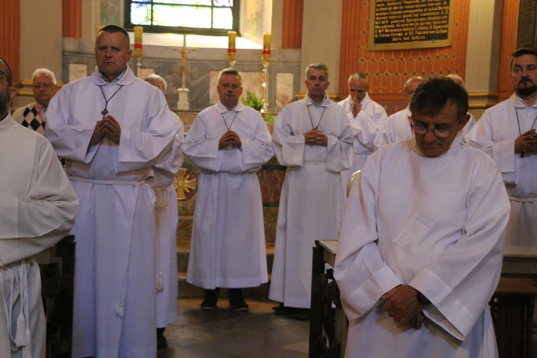 Płock. XII Ogólnopolska Pielgrzymka Nadzwyczajnych Szafarzy Komunii Świętej - cz.II