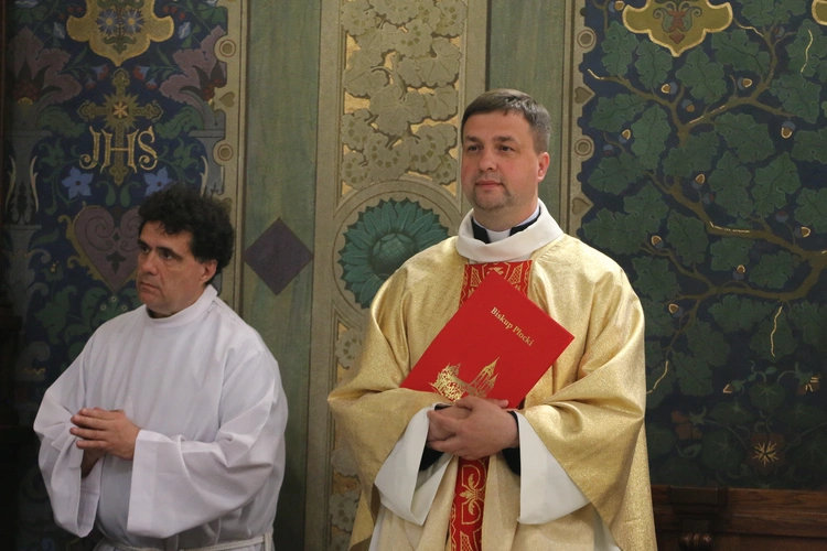 Płock. XII Ogólnopolska Pielgrzymka Nadzwyczajnych Szafarzy Komunii Świętej - cz.II