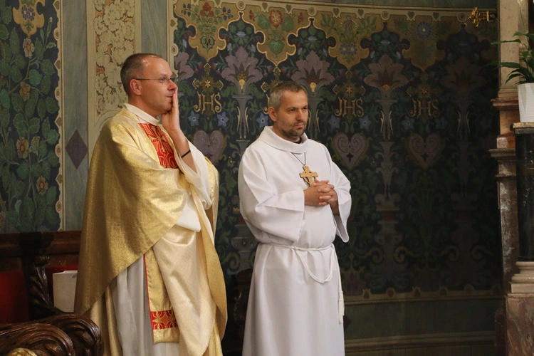 Płock. XII Ogólnopolska Pielgrzymka Nadzwyczajnych Szafarzy Komunii Świętej - cz.II