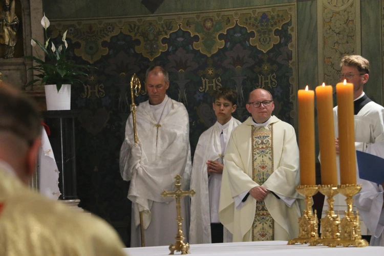 Płock. XII Ogólnopolska Pielgrzymka Nadzwyczajnych Szafarzy Komunii Świętej - cz.II