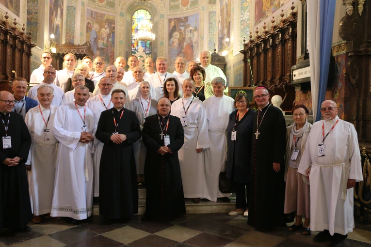 Płock. XII Ogólnopolska Pielgrzymka Nadzwyczajnych Szafarzy Komunii Świętej - cz.II