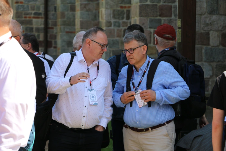 Płock. XII Ogólnopolska Pielgrzymka Nadzwyczajnych Szafarzy Komunii Świętej - cz. III