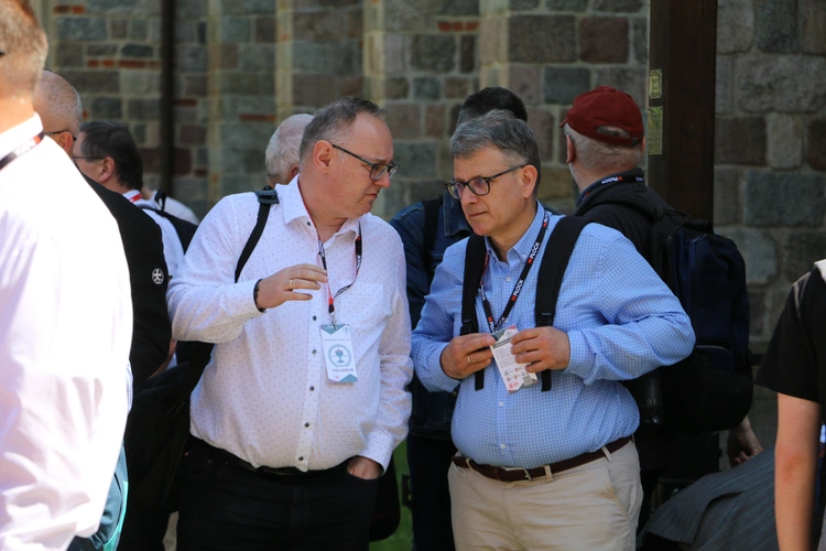 Płock. XII Ogólnopolska Pielgrzymka Nadzwyczajnych Szafarzy Komunii Świętej - cz. III