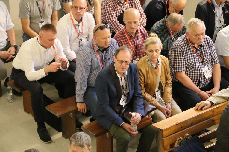 Płock. XII Ogólnopolska Pielgrzymka Nadzwyczajnych Szafarzy Komunii Świętej - cz. III