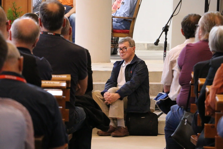 Płock. XII Ogólnopolska Pielgrzymka Nadzwyczajnych Szafarzy Komunii Świętej - cz. III