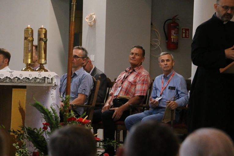 Płock. XII Ogólnopolska Pielgrzymka Nadzwyczajnych Szafarzy Komunii Świętej - cz. III