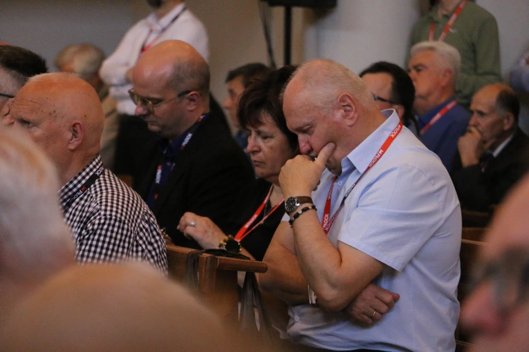 Płock. XII Ogólnopolska Pielgrzymka Nadzwyczajnych Szafarzy Komunii Świętej - cz. III