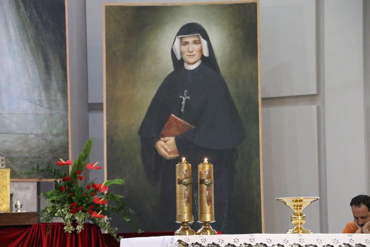 Płock. XII Ogólnopolska Pielgrzymka Nadzwyczajnych Szafarzy Komunii Świętej - cz. III