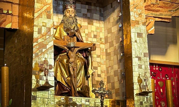 Statua Trójcy Świętej w Prostyni 