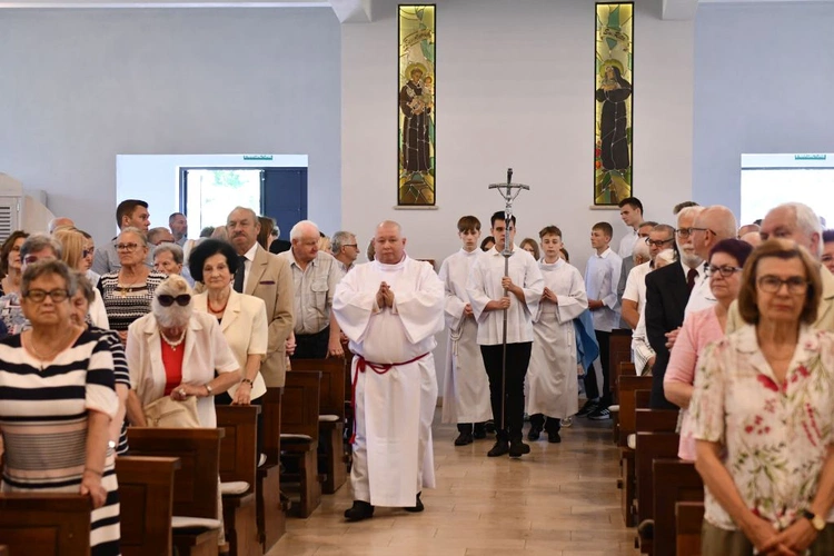 Poświęcenie kościoła w. św. Antoniego Padewskiego w zielonogórskim Przylepie