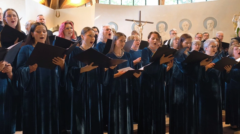 Chór parafii NMP Wspomożenia Wiernych w Zalesiu Dolnym