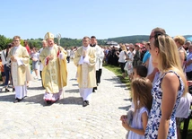 Świadectwo rodzin, apel biskupa i medaliści w służbie Królestwu Bożemu