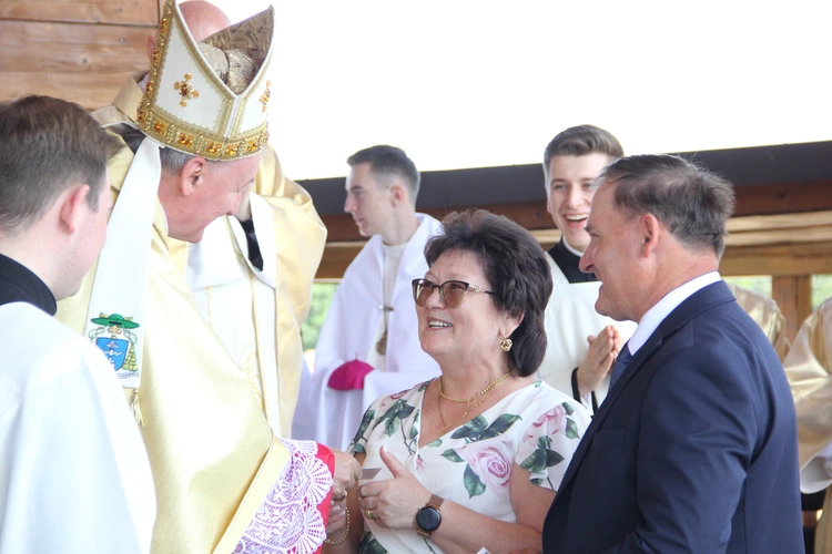 Świadectwo rodzin, apel biskupa i medaliści w służbie Królestwu Bożemu