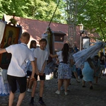 Pielgrzymi na odpuście ku czci Trójcy Świętej