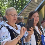 Pielgrzymi na odpuście ku czci Trójcy Świętej