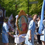 Pielgrzymi na odpuście ku czci Trójcy Świętej