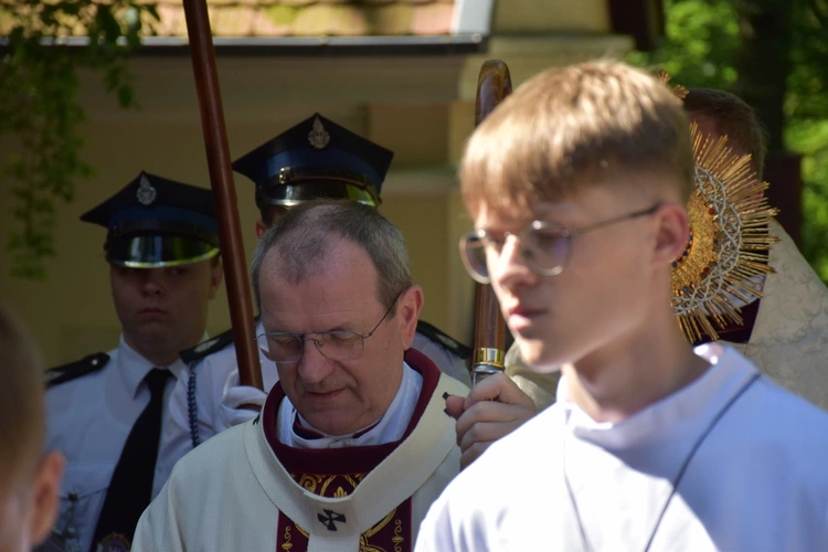 Pielgrzymi na odpuście ku czci Trójcy Świętej